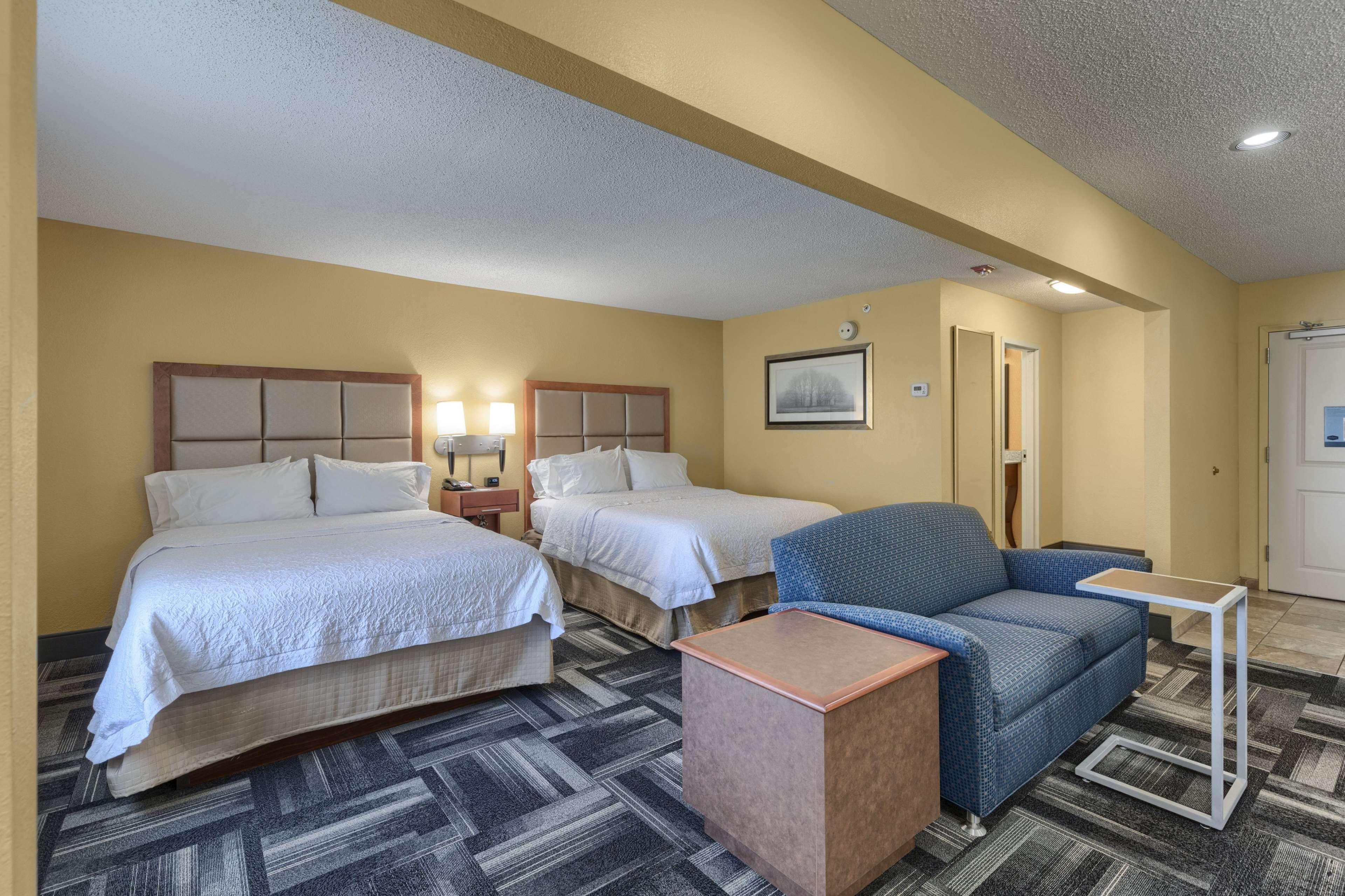 Hotel Hampton 3*