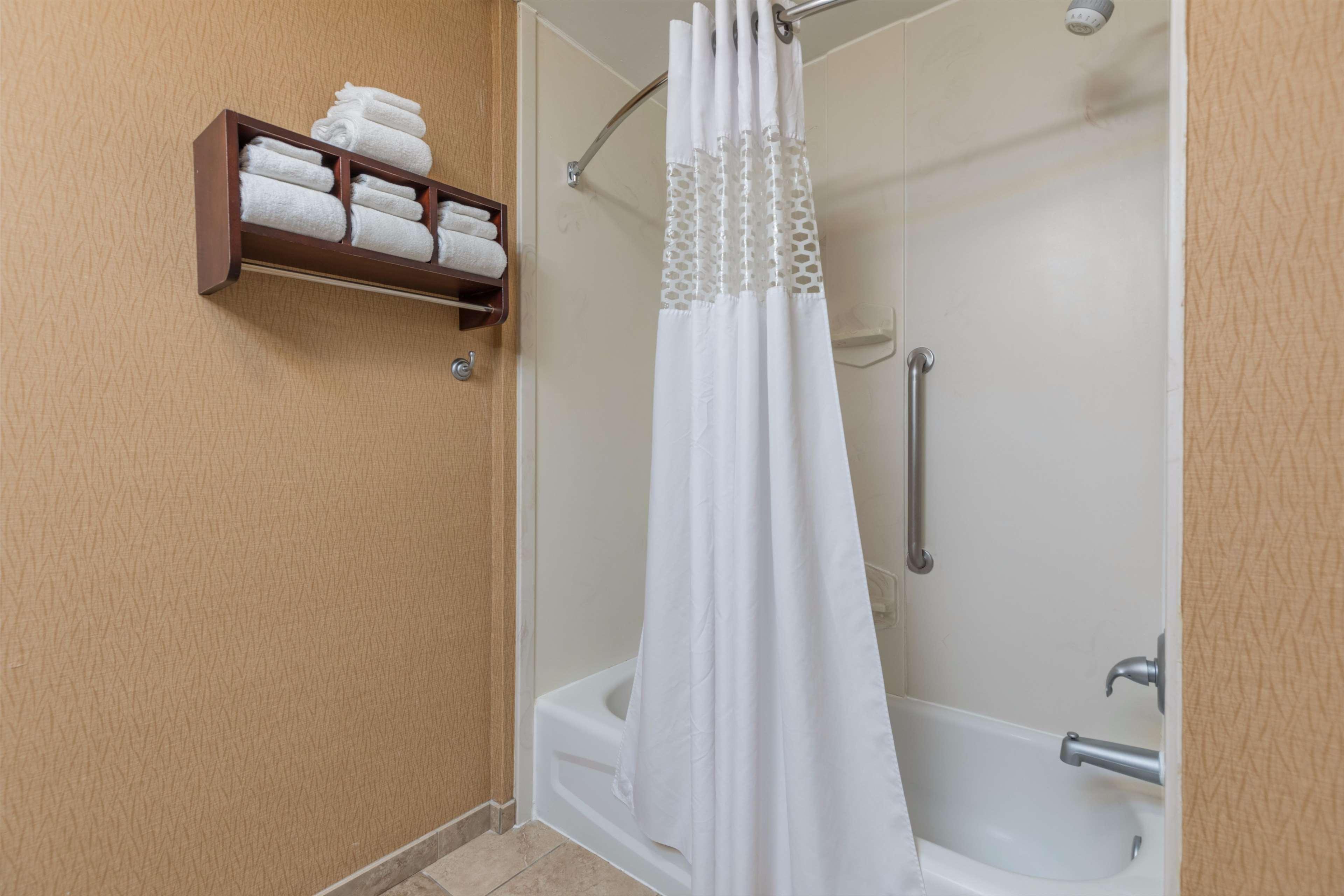 Hotel Hampton 3*
